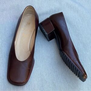 Bruno Magli narrow vintage low heel shoes brown leather 7 narrow